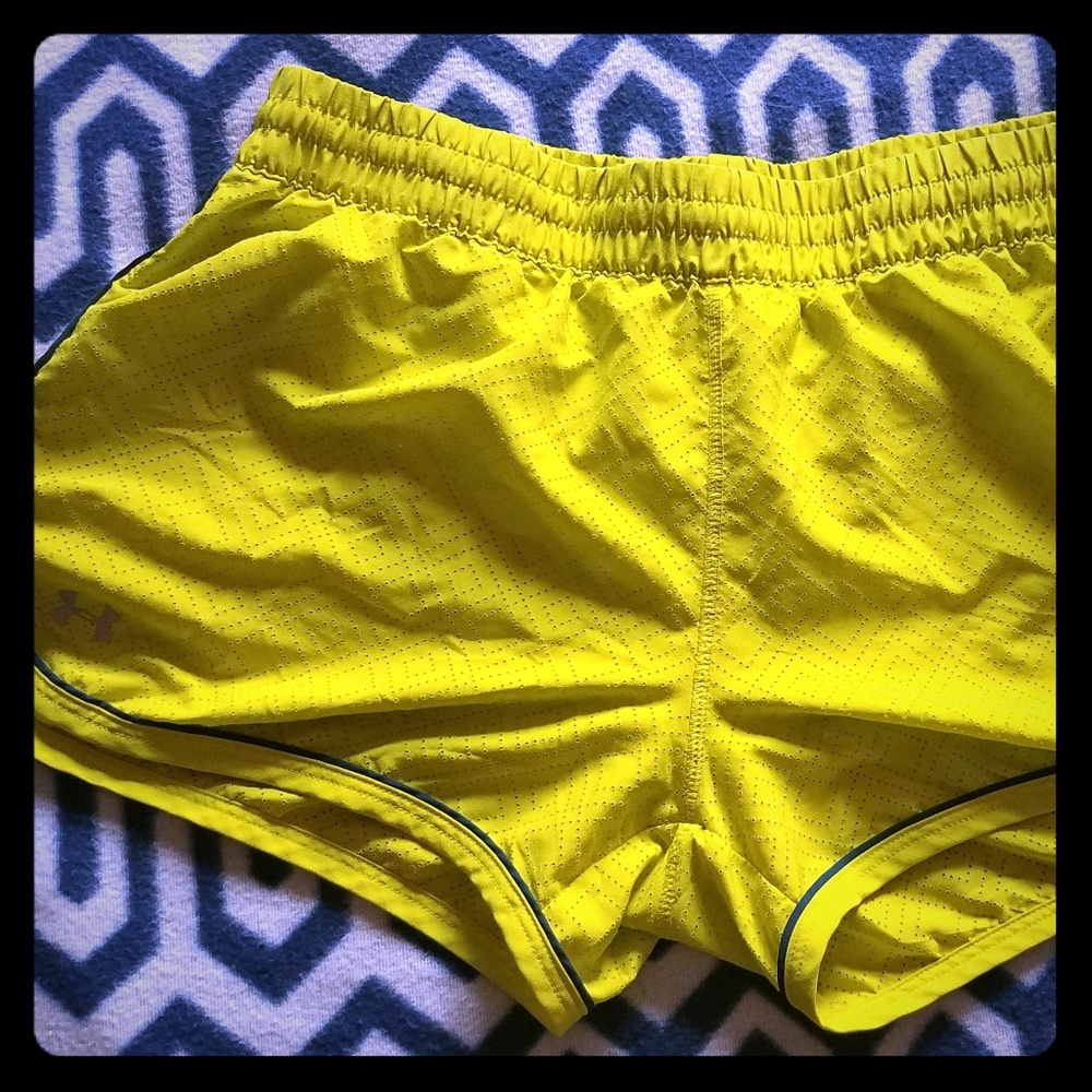 Under Armour m yellow/green running shorts